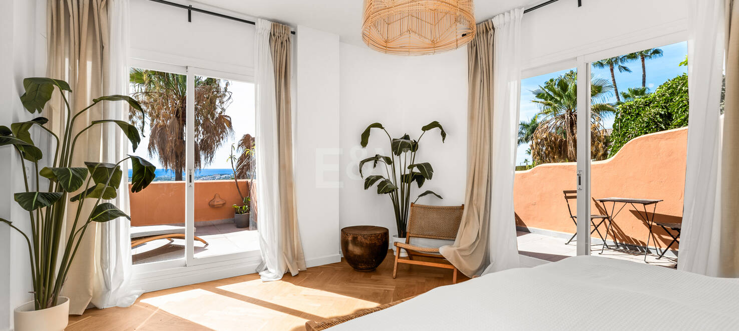 Luxury Penthouse with Panoramic Views in Exclusive Les Belvederes, La Cerquilla