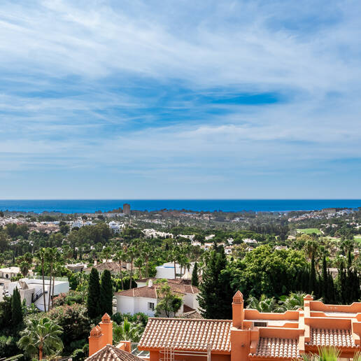 Luxury Penthouse with Panoramic Views in Exclusive Les Belvederes, La Cerquilla