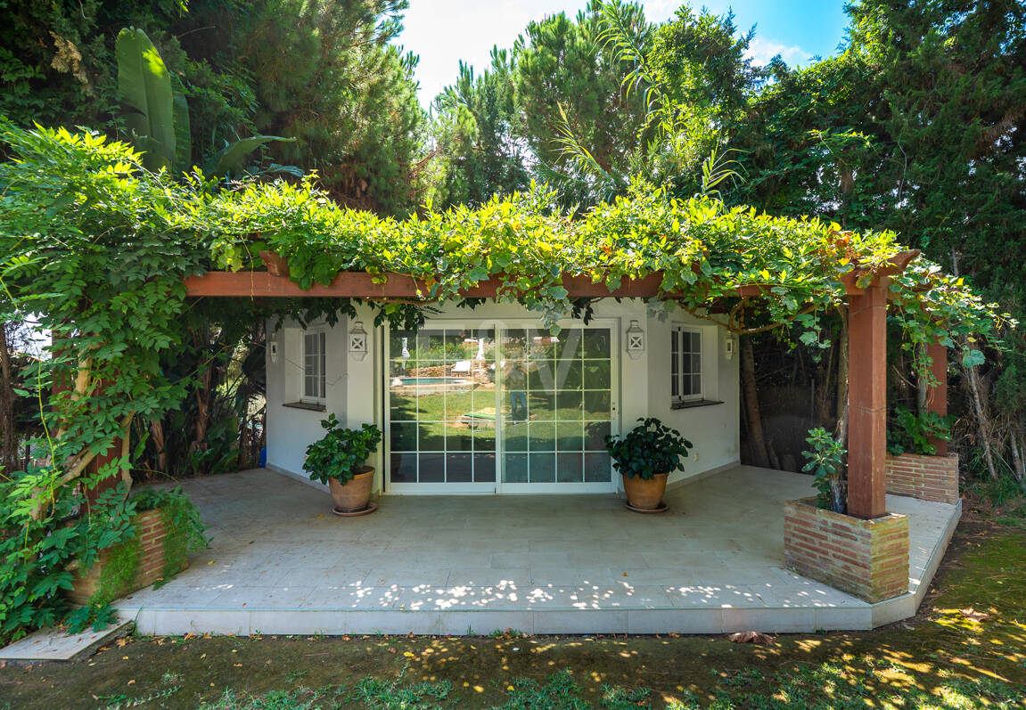 Elegant Villa on a Large Plot with Lush Gardens