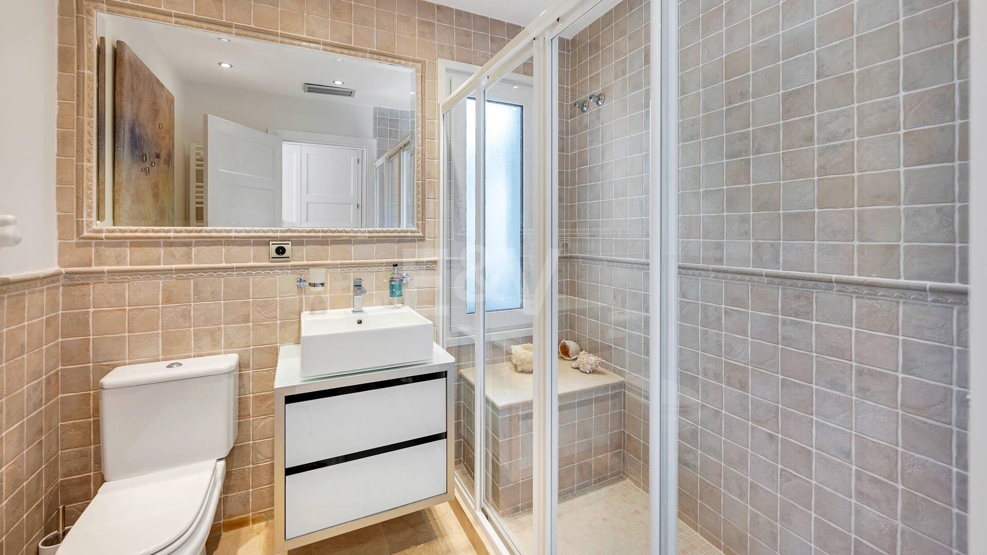 Elegant Villa on a Large Plot with Lush Gardens