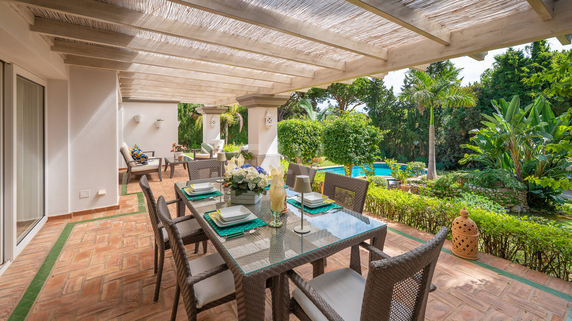 Elegant Villa on a Large Plot with Lush Gardens