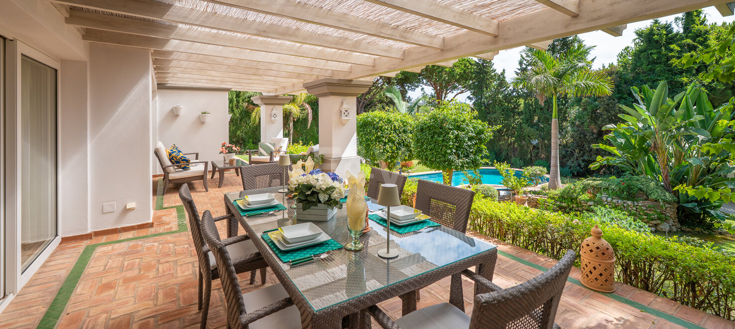 Andalusian Villa with Lush Gardens