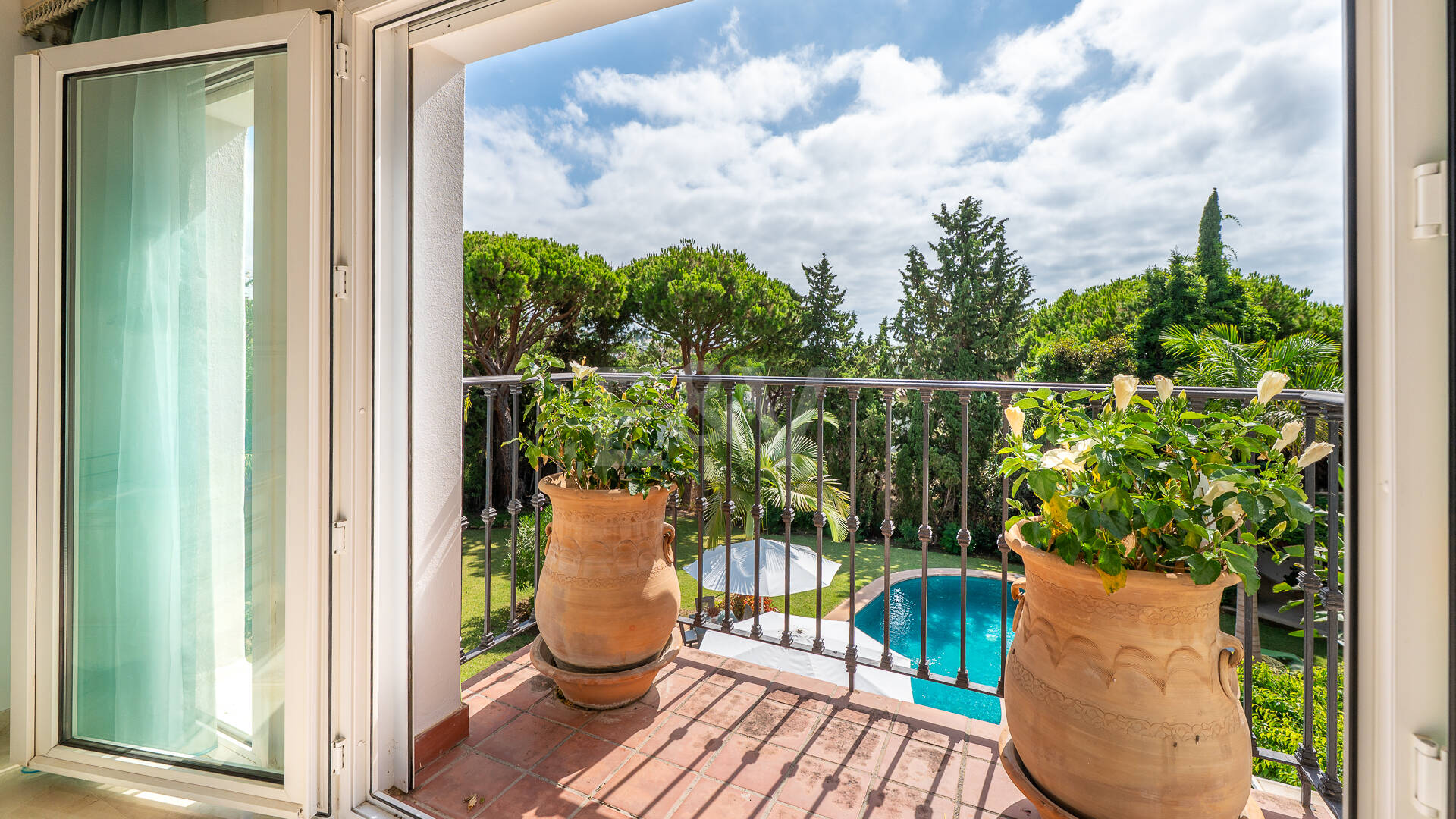 Elegant Villa on a Large Plot with Lush Gardens