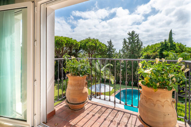 Elegant Villa on a Large Plot with Lush Gardens