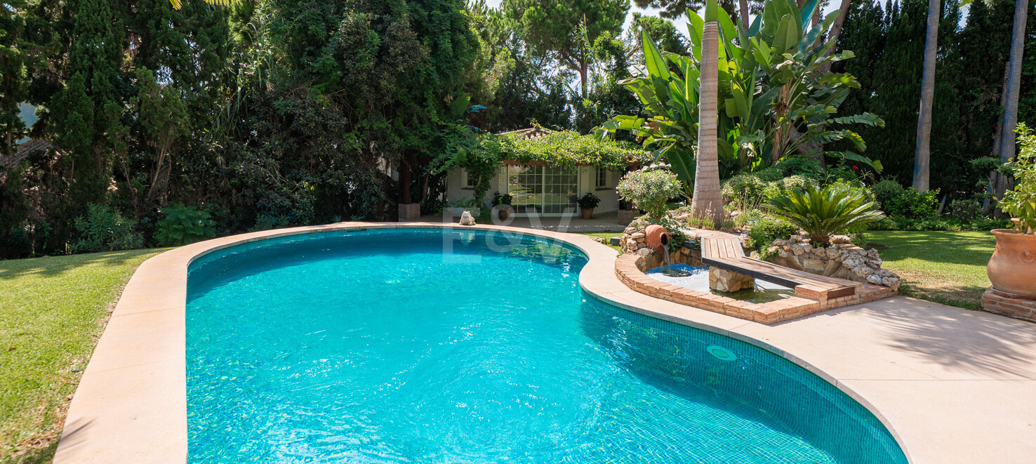 Andalusian Villa with Lush Gardens