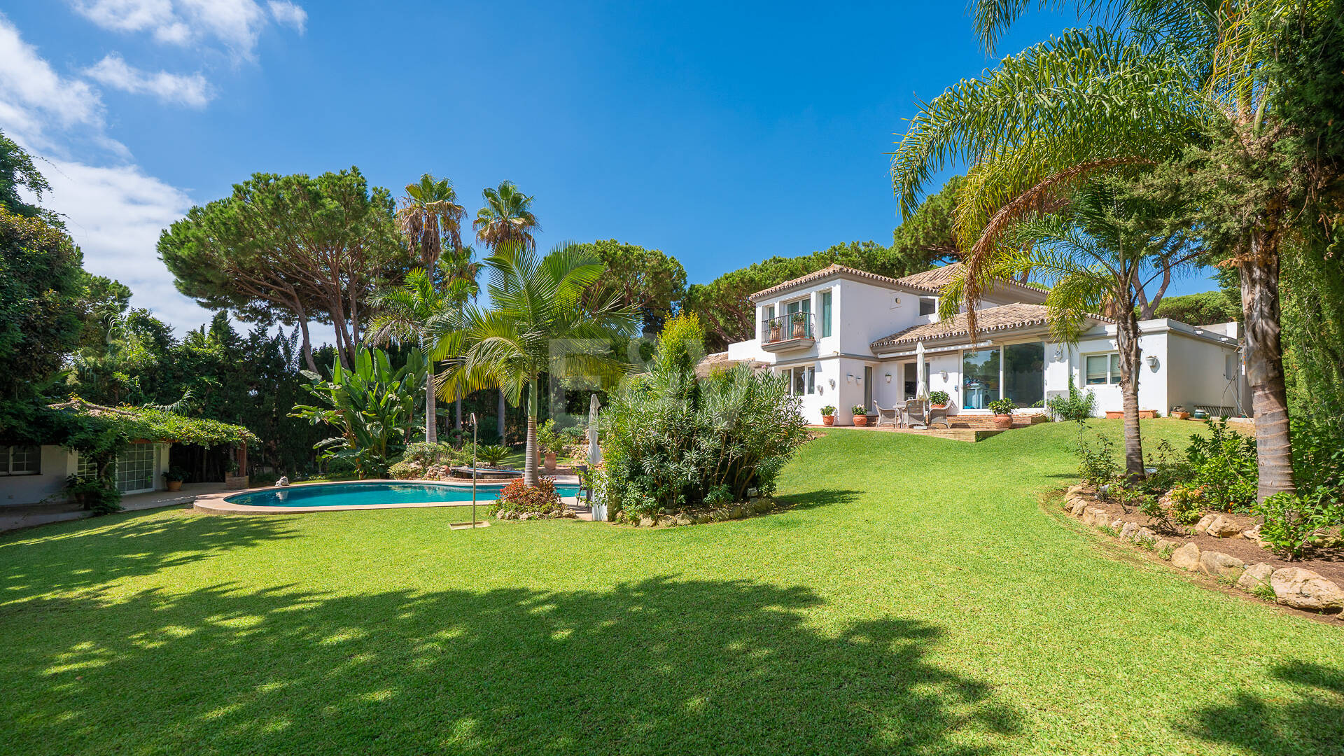 Elegant Villa on a Large Plot with Lush Gardens