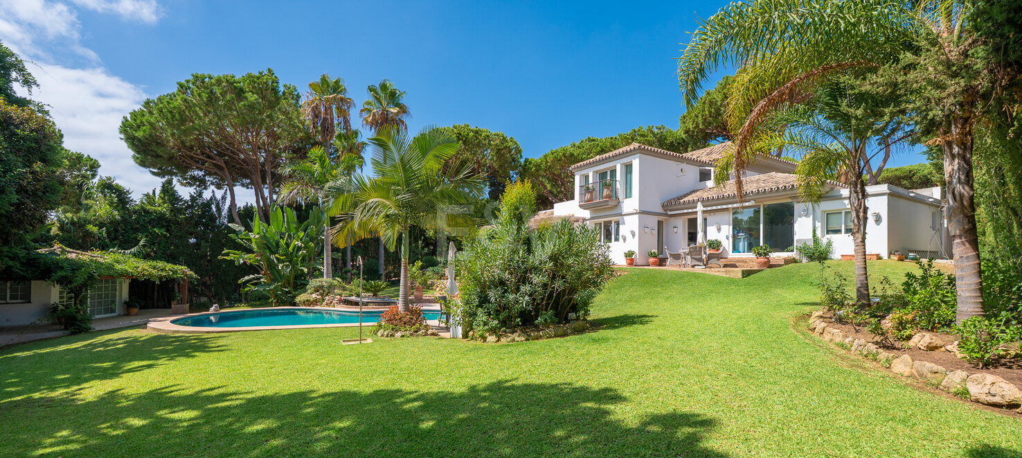 Andalusian Villa with Lush Gardens