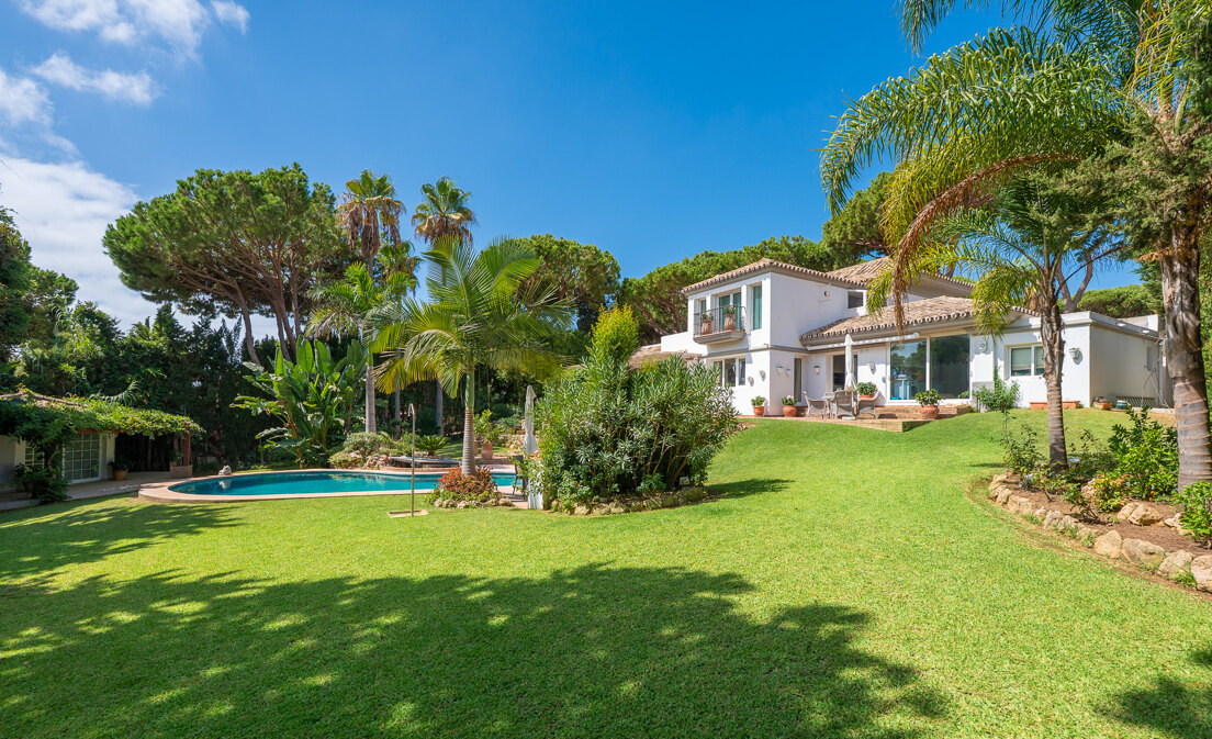 Andalusian Villa with Lush Gardens