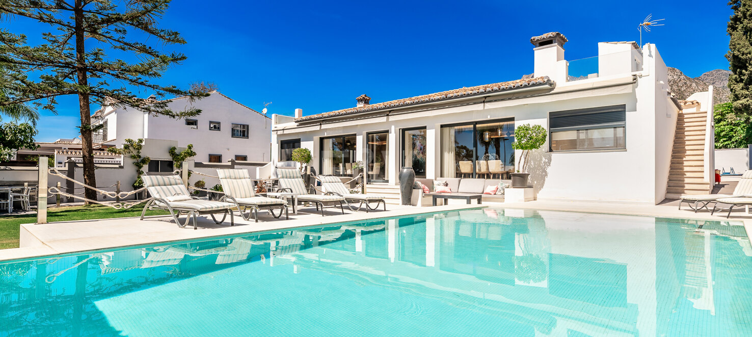 Contemporary One-Level Twin Villa in Marbella