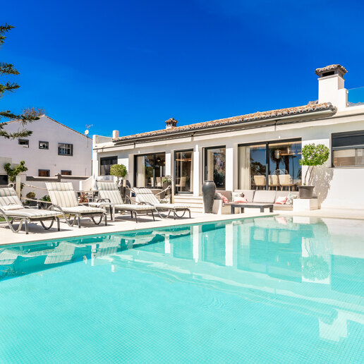 Contemporary One-Level Twin Villa in Marbella