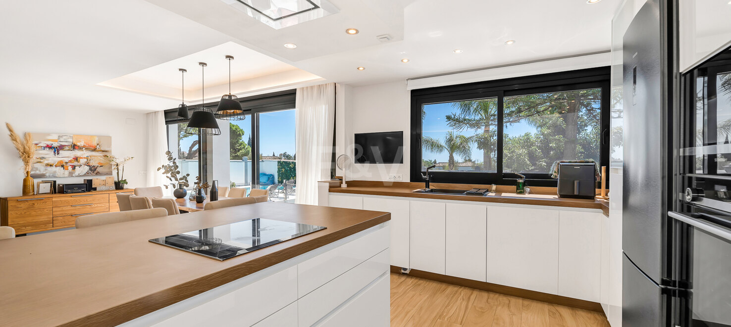 Contemporary One-Level Twin Villa in Marbella