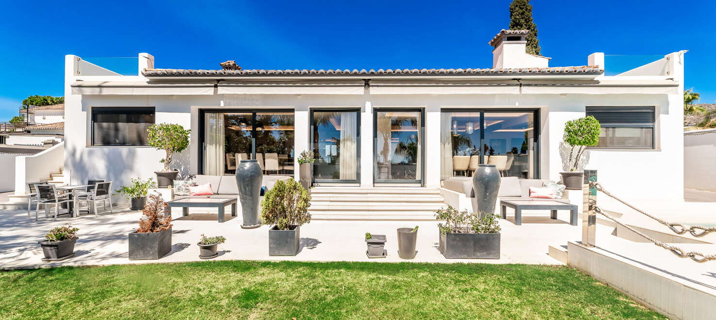 Contemporary One-Level Twin Villa in Marbella