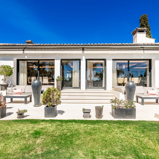Contemporary One-Level Twin Villa in Marbella