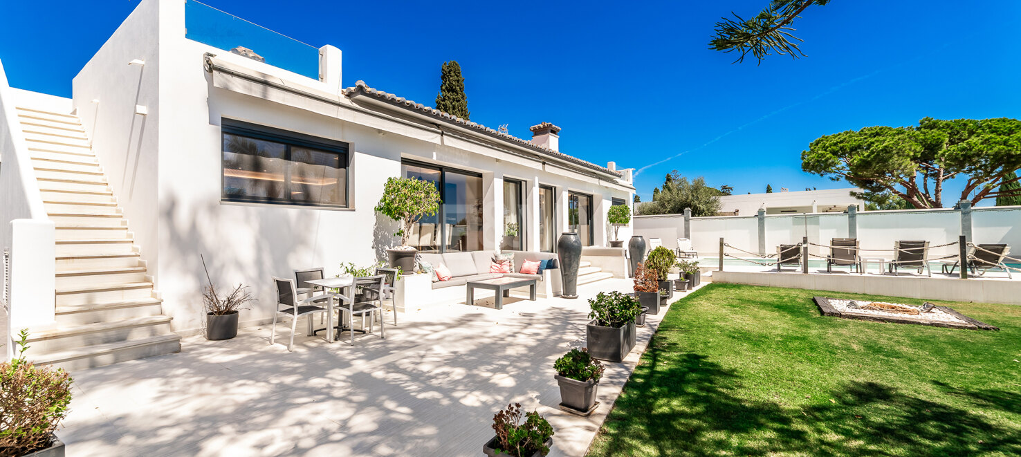 Contemporary One-Level Twin Villa in Marbella