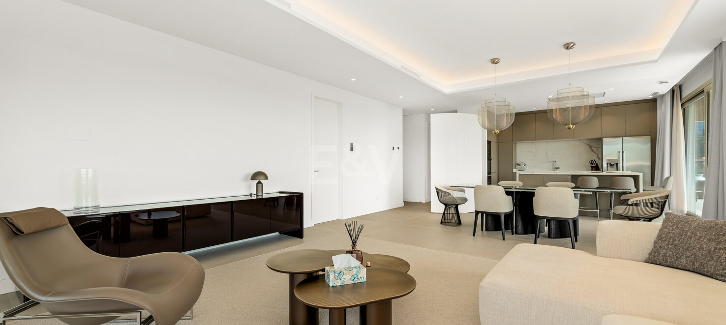 Elegante residencia de 3 dormitorios en la prestigiosa Milla de Oro de Marbella