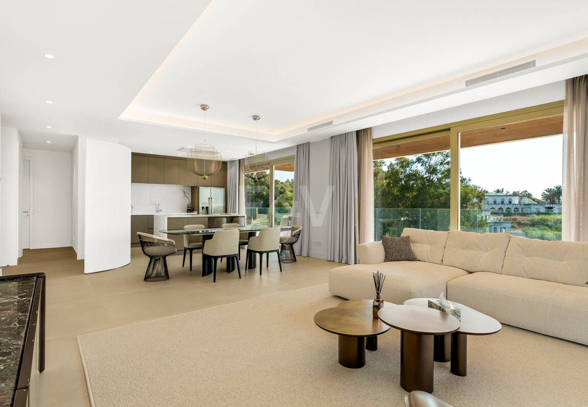 Elegant kustliv i Marbellas prestigefyllda gyllene mil