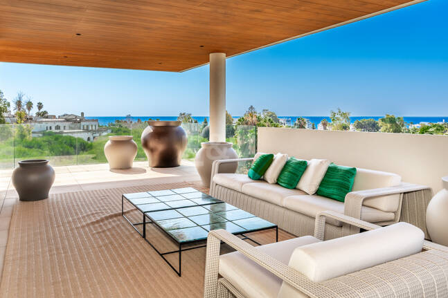 Elegant kustliv i Marbellas prestigefyllda gyllene mil