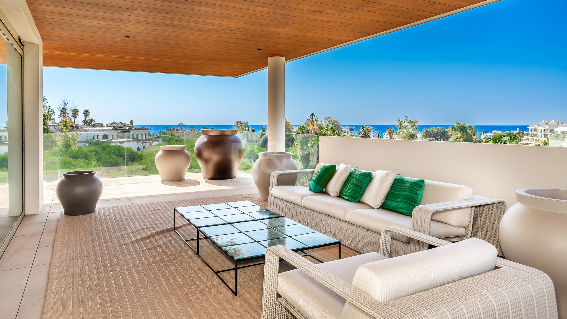 Elegant kustliv i Marbellas prestigefyllda gyllene mil