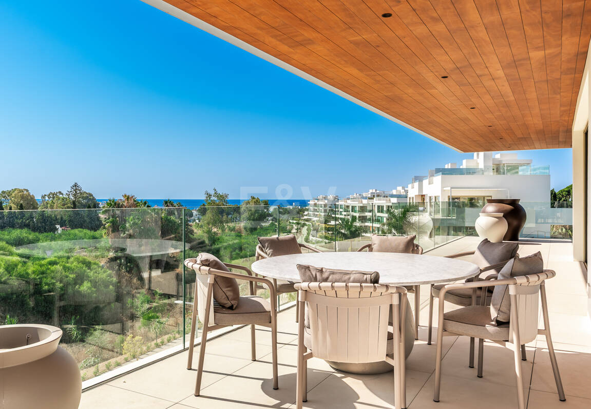 Elegant kustliv i Marbellas prestigefyllda gyllene mil