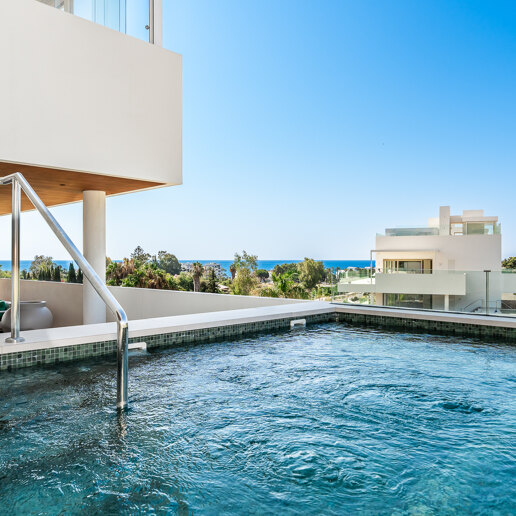 Elegante residencia de 3 dormitorios en la prestigiosa Milla de Oro de Marbella