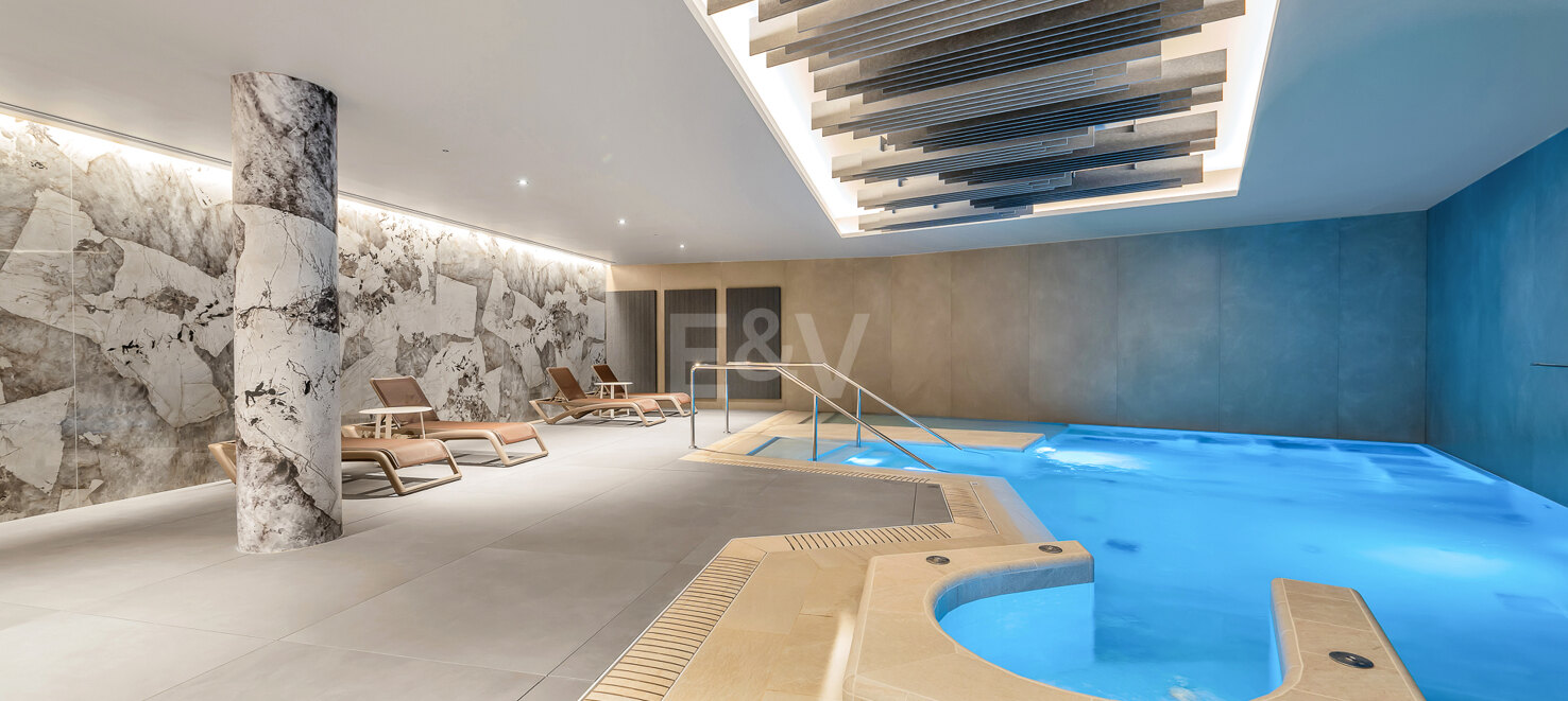 Elegante residencia de 3 dormitorios en la prestigiosa Milla de Oro de Marbella