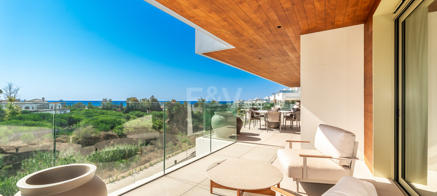 Elegante residencia de 3 dormitorios en la prestigiosa Milla de Oro de Marbella