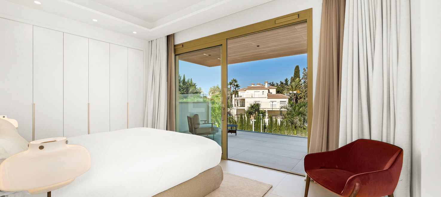 Elegante residencia de 3 dormitorios en la prestigiosa Milla de Oro de Marbella