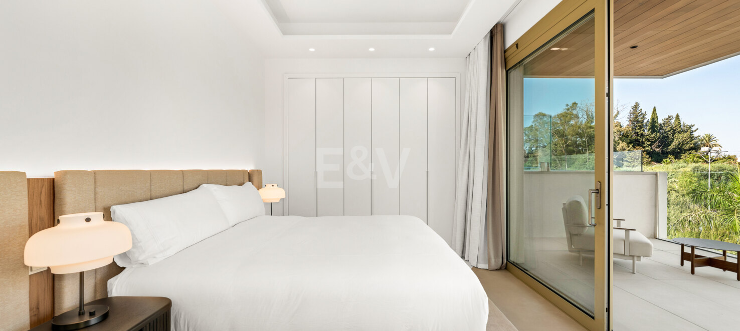 Elegante residencia de 3 dormitorios en la prestigiosa Milla de Oro de Marbella