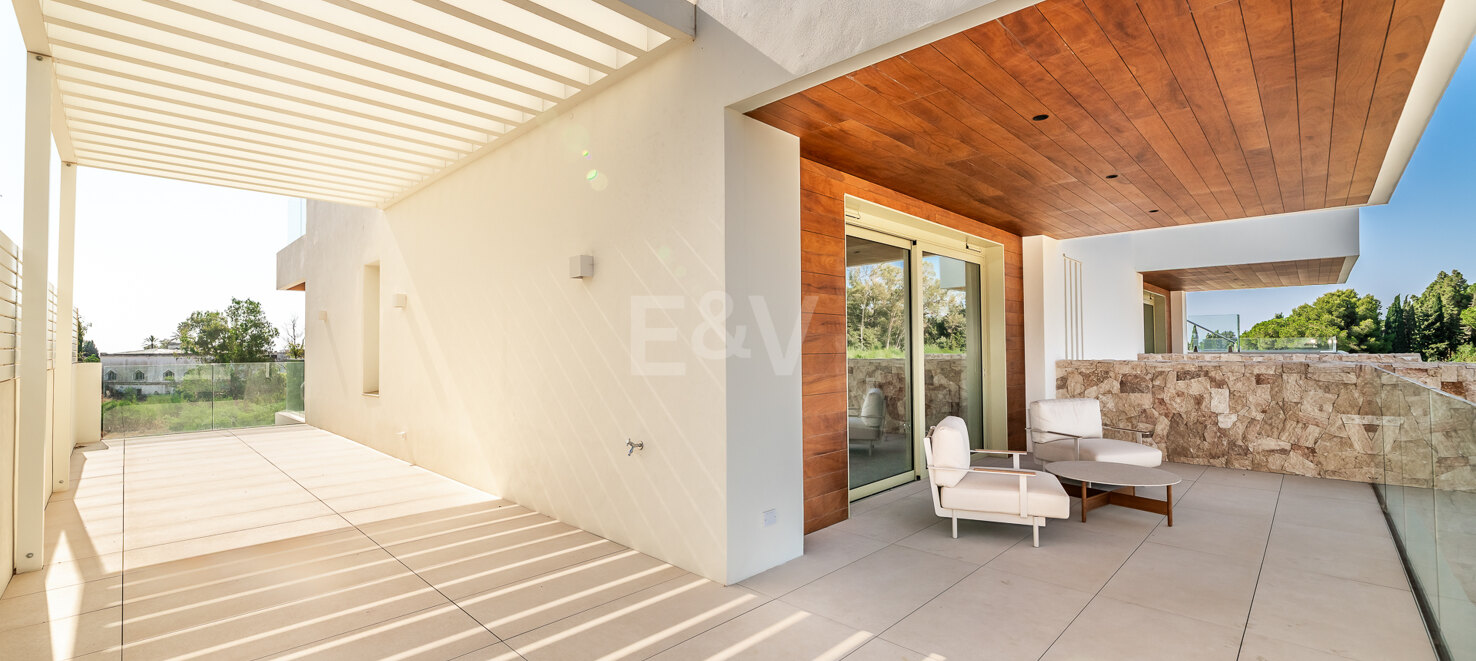 Elegante residencia de 3 dormitorios en la prestigiosa Milla de Oro de Marbella