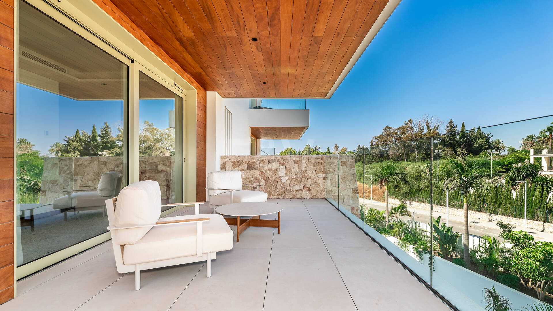 Elegant kustliv i Marbellas prestigefyllda gyllene mil