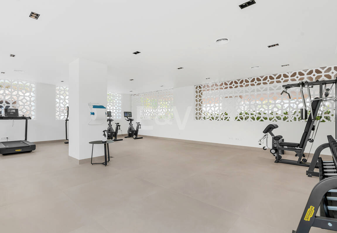 Elegant kustliv i Marbellas prestigefyllda gyllene mil