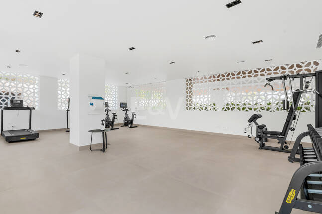 Elegant kustliv i Marbellas prestigefyllda gyllene mil