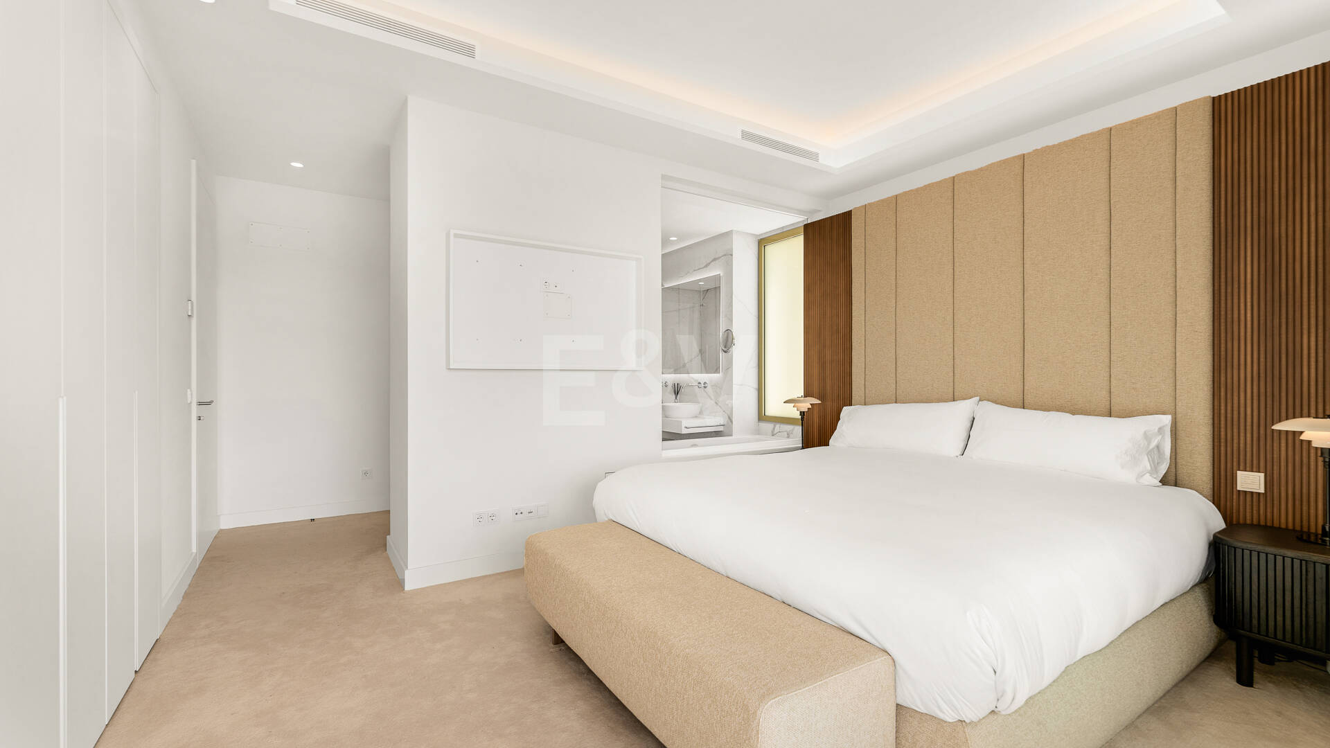 Elegant kustliv i Marbellas prestigefyllda gyllene mil