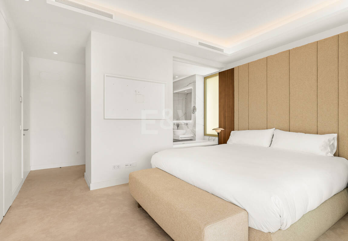 Elegant kustliv i Marbellas prestigefyllda gyllene mil