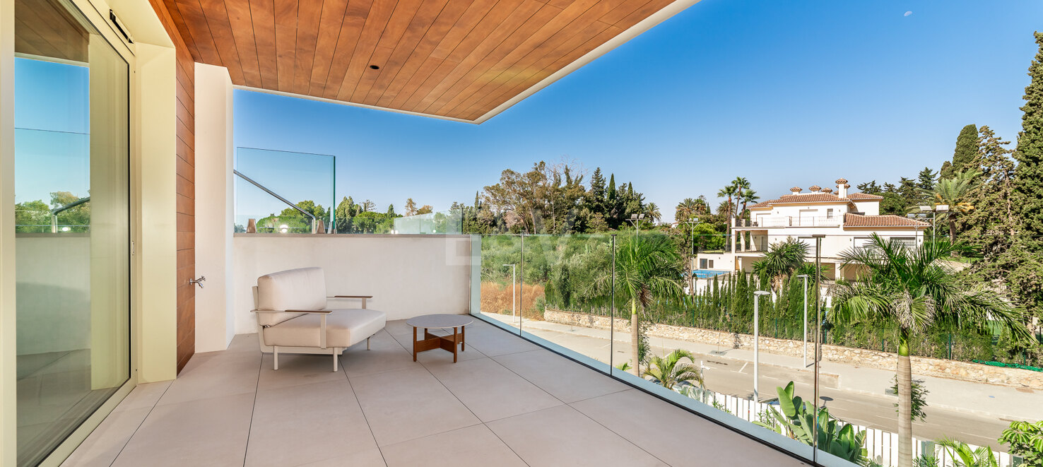 Elegante residencia de 3 dormitorios en la prestigiosa Milla de Oro de Marbella