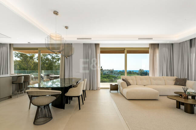 Elegant kustliv i Marbellas prestigefyllda gyllene mil