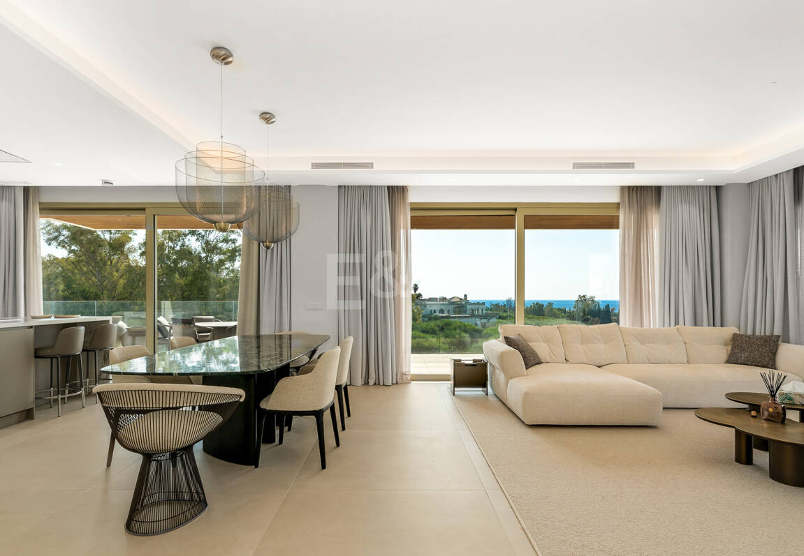 Elegant kustliv i Marbellas prestigefyllda gyllene mil