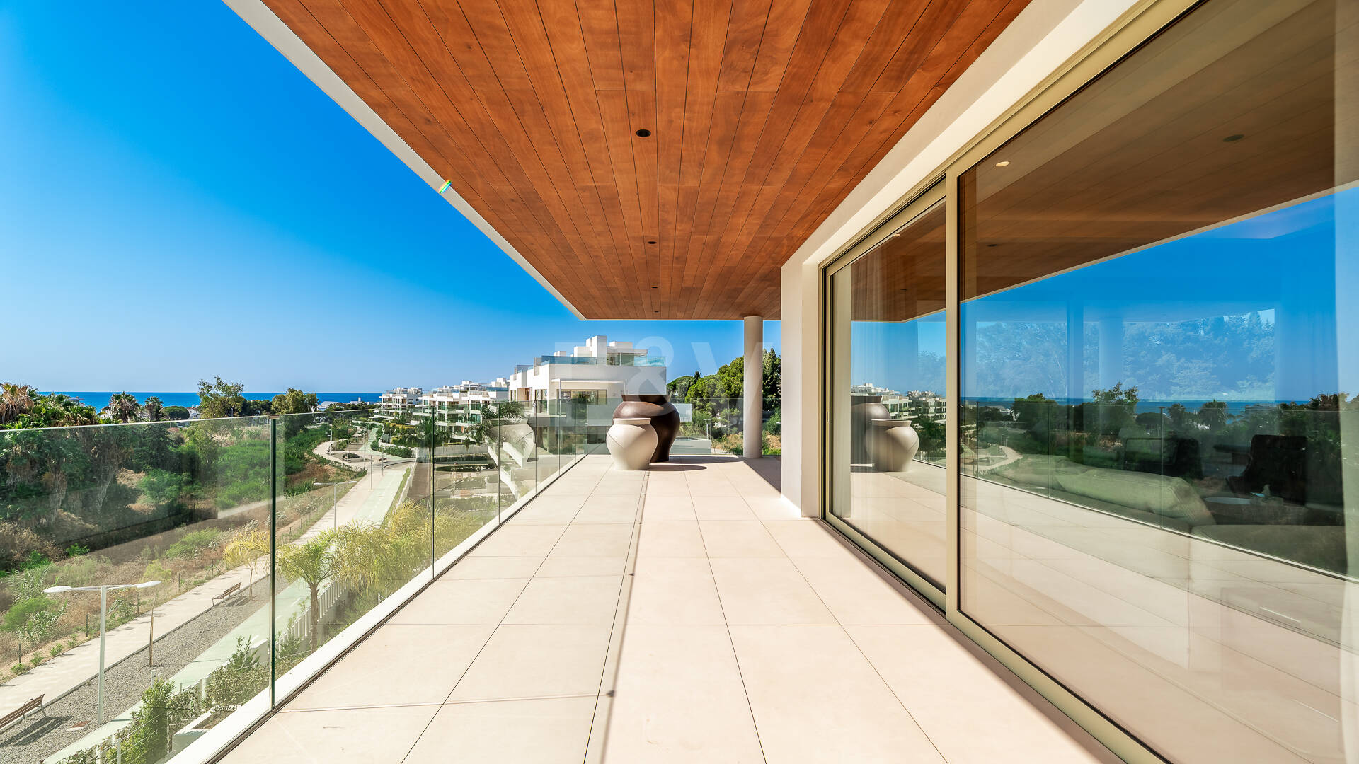 Elegant kustliv i Marbellas prestigefyllda gyllene mil