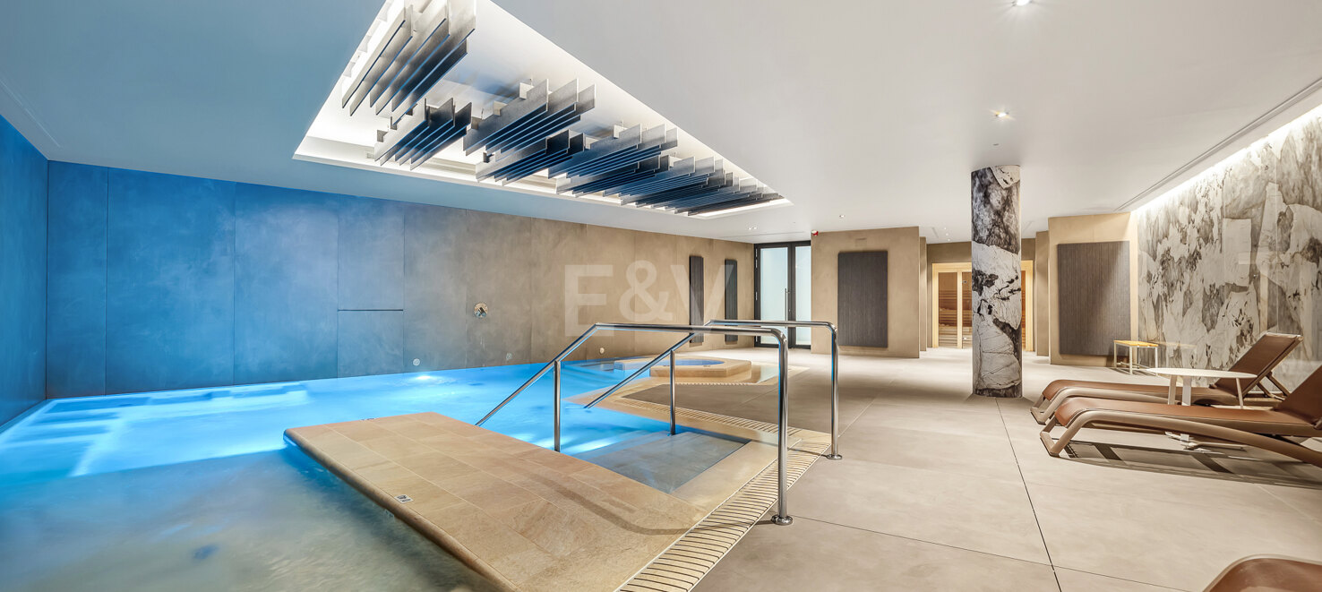 Elegante residencia de 3 dormitorios en la prestigiosa Milla de Oro de Marbella