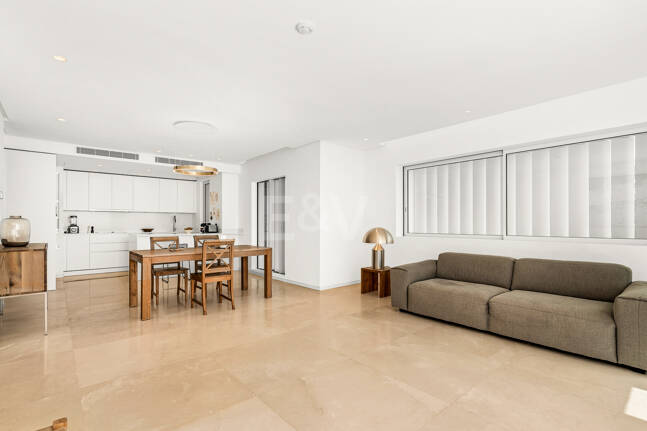 Sällsynta möjligheter: Bästa 3-rumslägenhet i Palo Alto