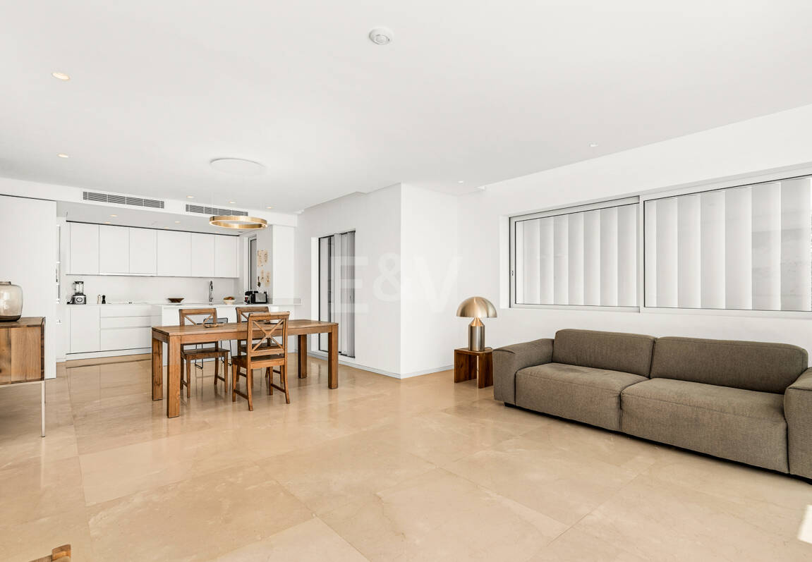 Sällsynta möjligheter: Bästa 3-rumslägenhet i Palo Alto