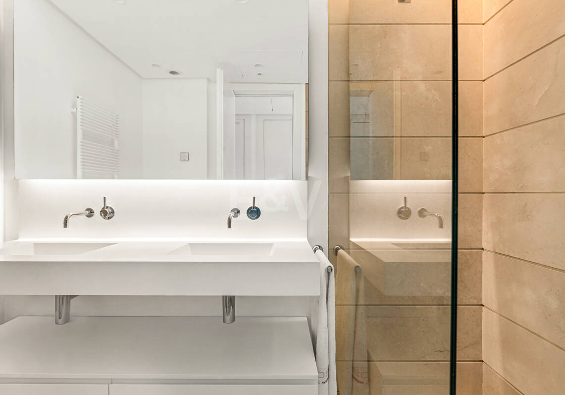 Rare Opportunity: Best-Priced 3-Bedroom apartment in Palo Alto