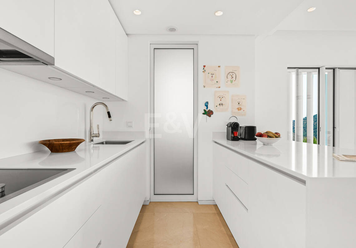 Rare Opportunity: Best-Priced 3-Bedroom apartment in Palo Alto