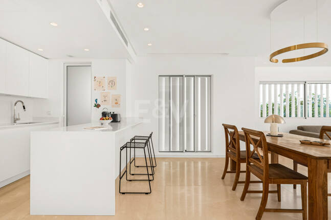 Sällsynta möjligheter: Bästa 3-rumslägenhet i Palo Alto