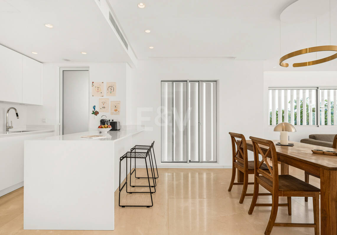 Rare Opportunity: Best-Priced 3-Bedroom apartment in Palo Alto