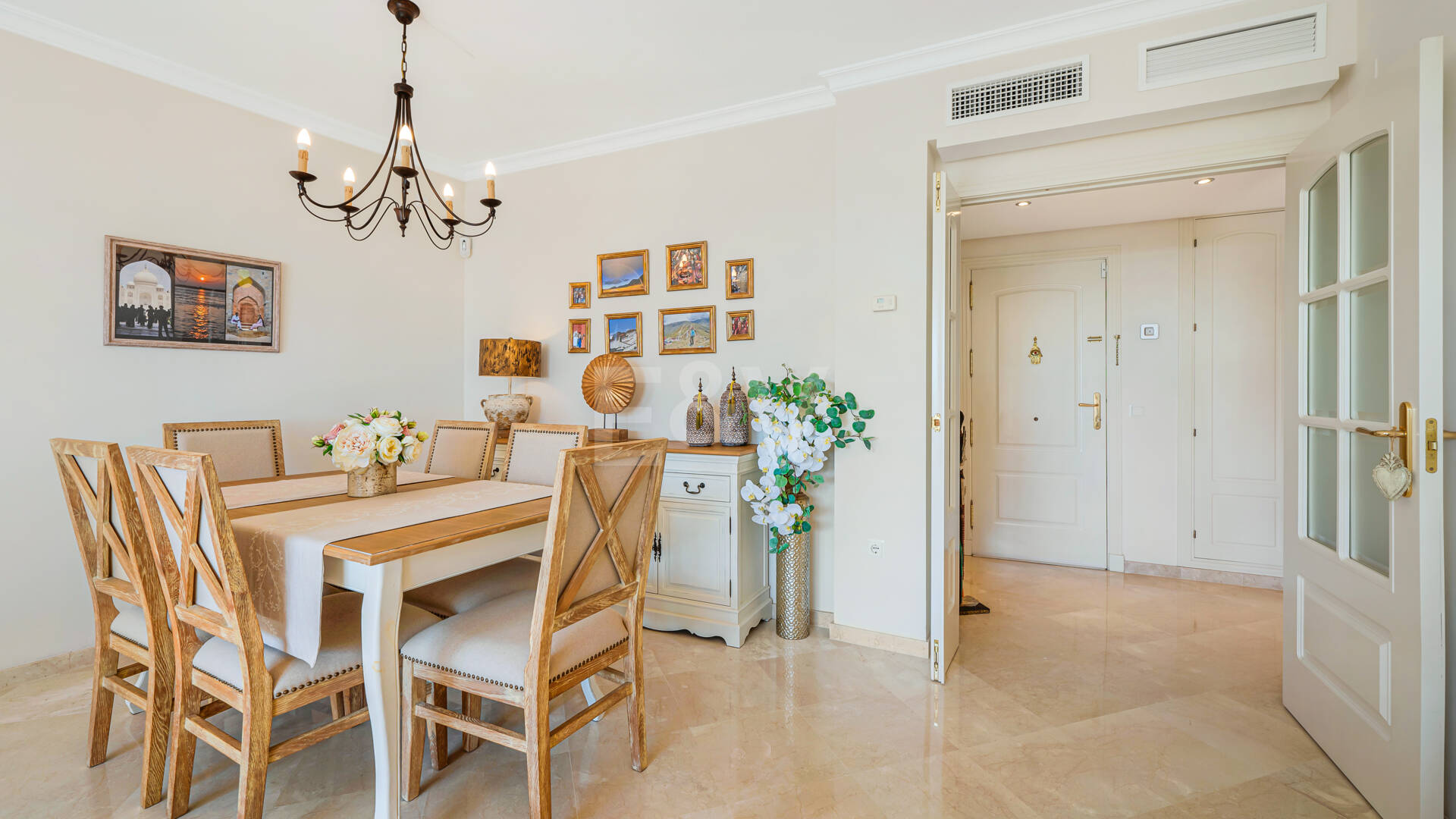 Two-bedroom apartment available for long-term rental in La Mairena