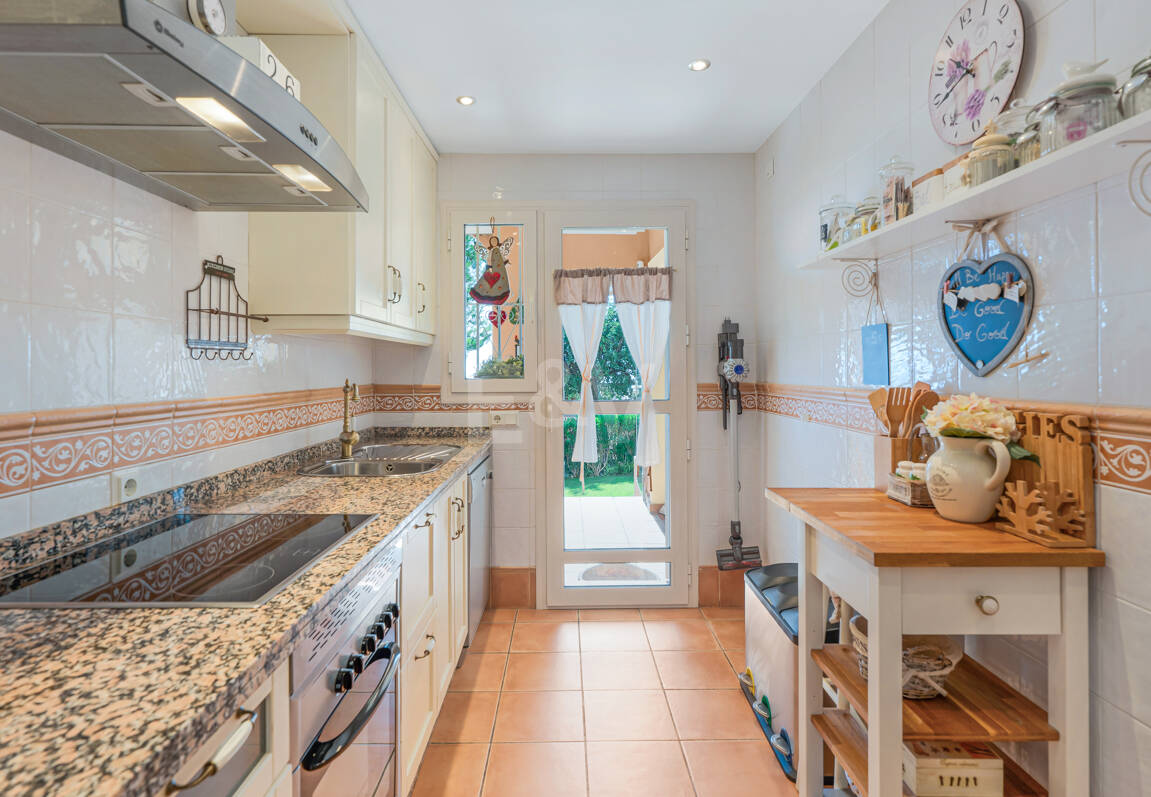 Two-bedroom apartment available for long-term rental in La Mairena