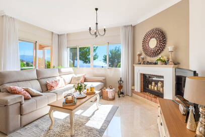 Two-bedroom apartment available for long-term rental in La Mairena