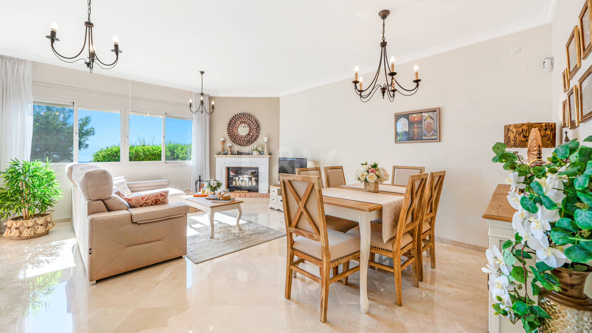 Two-bedroom apartment available for long-term rental in La Mairena