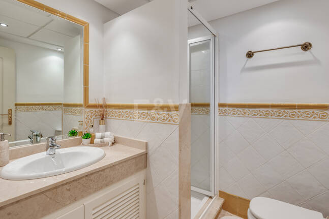 Two-bedroom apartment available for long-term rental in La Mairena